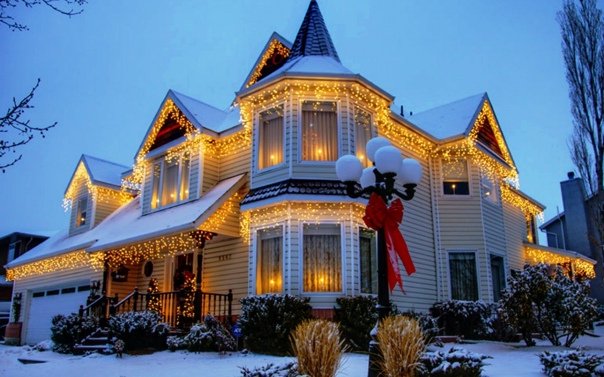 Beautiful House Christmas Decorations